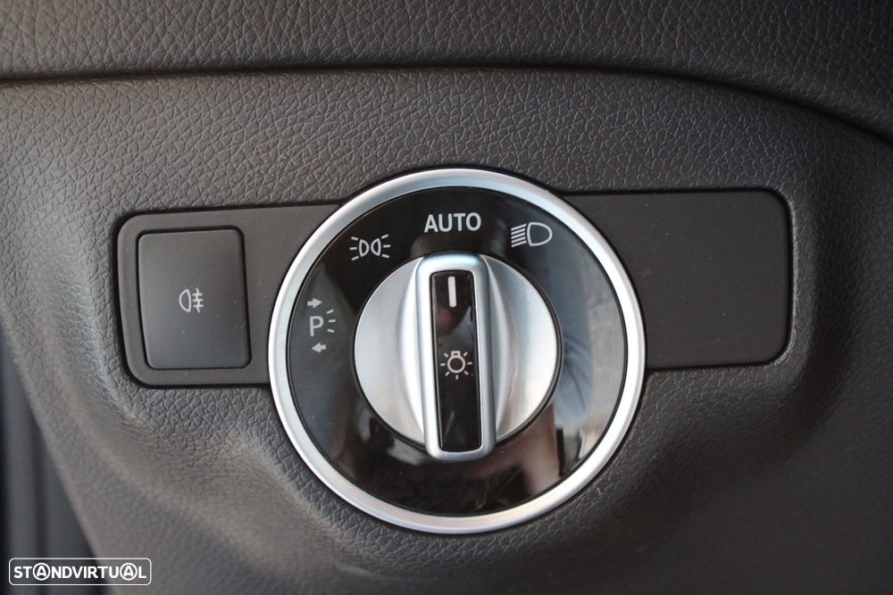 Mercedes-Benz CLA 200 d Shooting Brake 8G-DCT AMG Line - 19