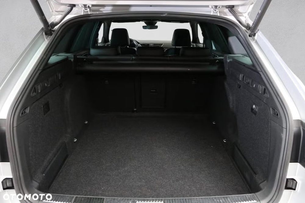 Skoda Superb 2.0 TDI SCR L&K DSG - 5