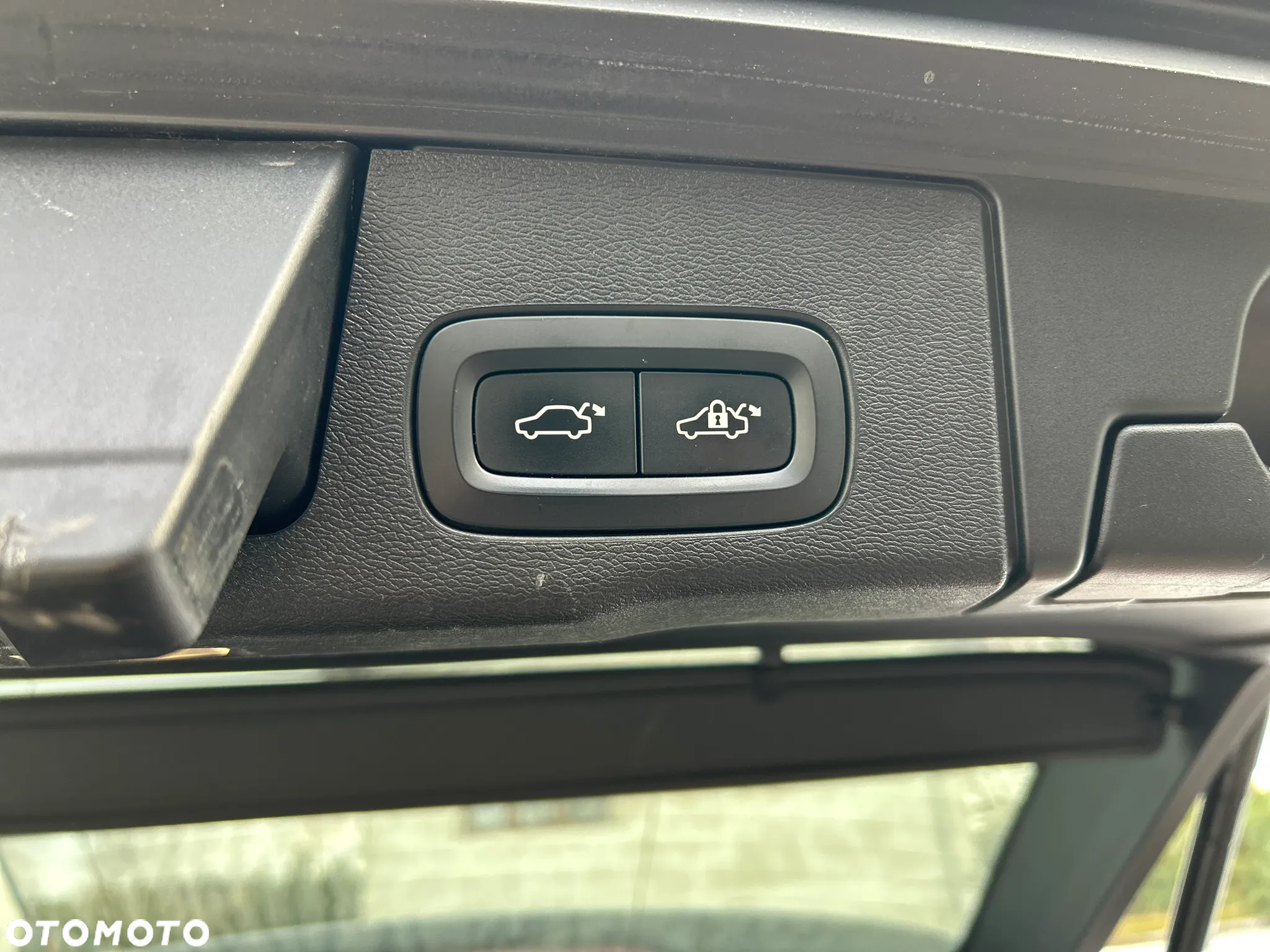 Volvo XC 60 D4 R-Design - 3