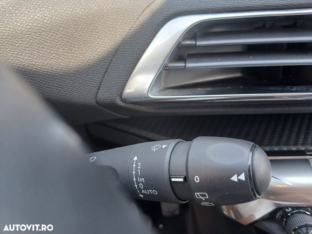 Peugeot 3008 1.5 BlueHDI 130 EAT8 Allure Pack - 13