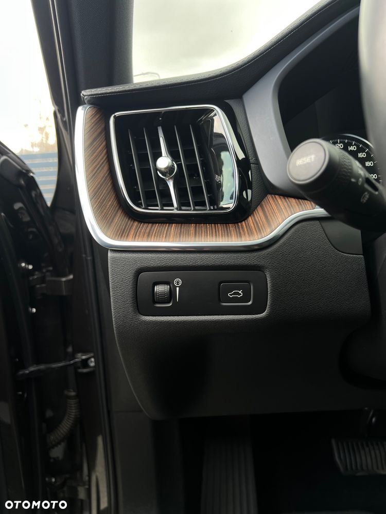 Volvo XC 60 B5 D AWD Inscription - 16