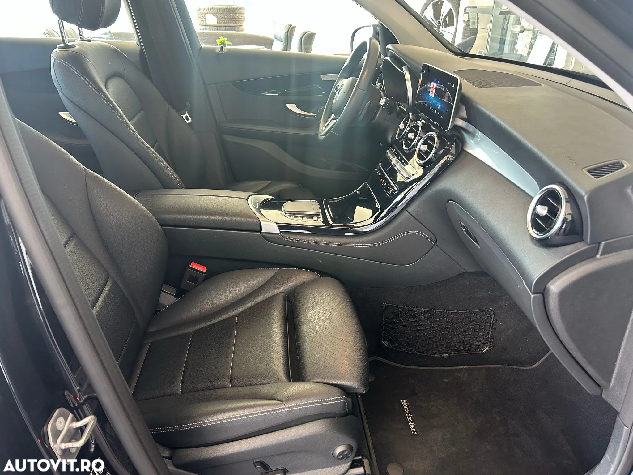 Mercedes-Benz GLC 220 d 4Matic 9G-TRONIC - 13