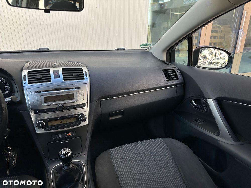 Toyota Avensis 1.6 Active - 7