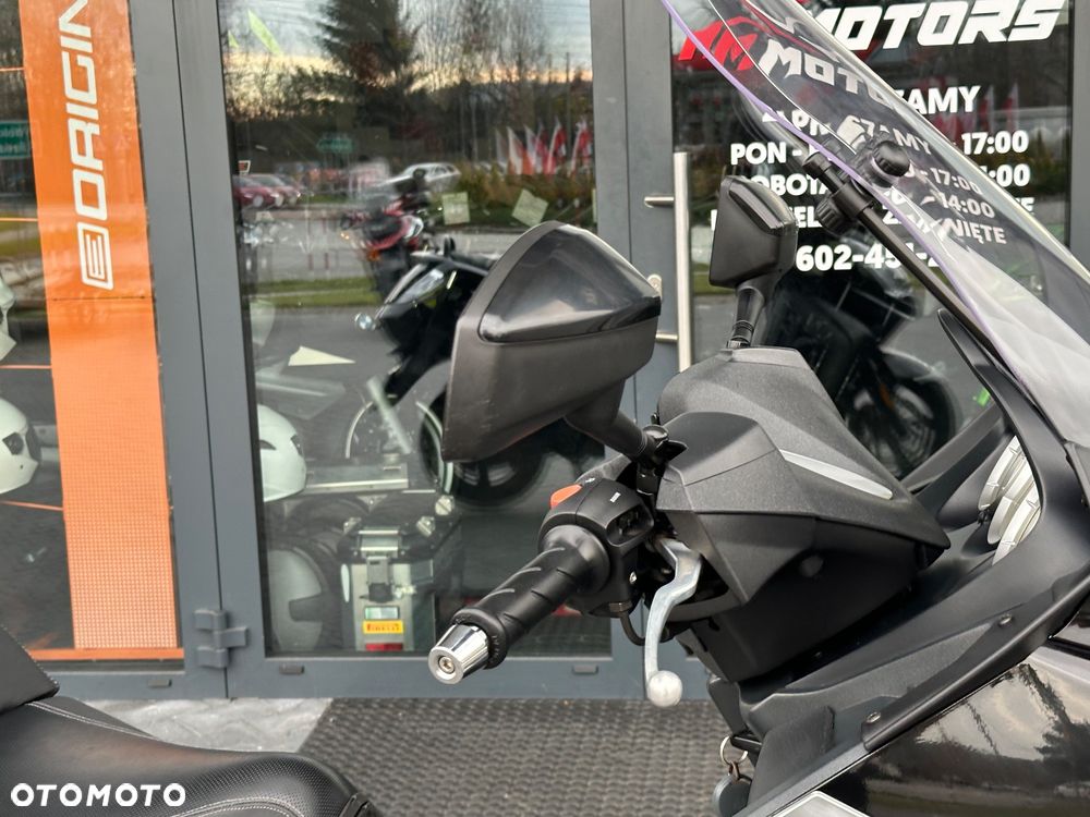 Peugeot Satelis - 11