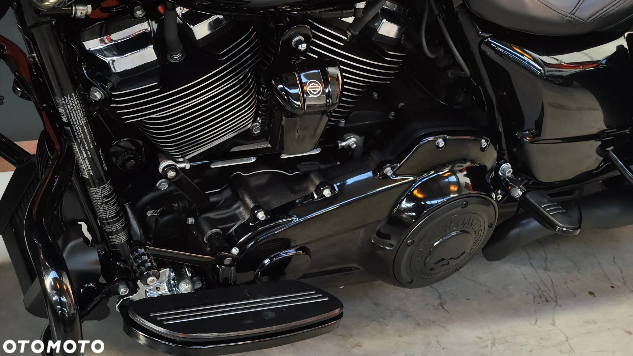 Harley-Davidson Touring Street Glide - 12