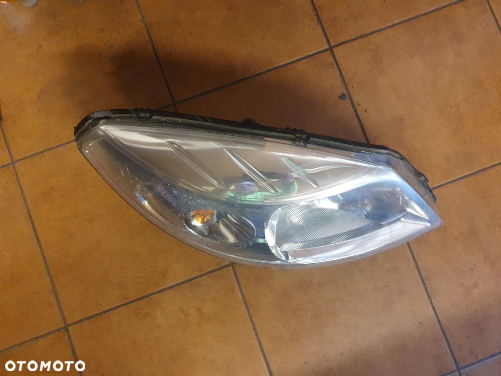 REFLEKTOR PRAWY DACIA SANDERO EUROPA 08-12 - 3