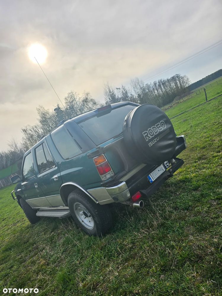 Isuzu Inny - 3