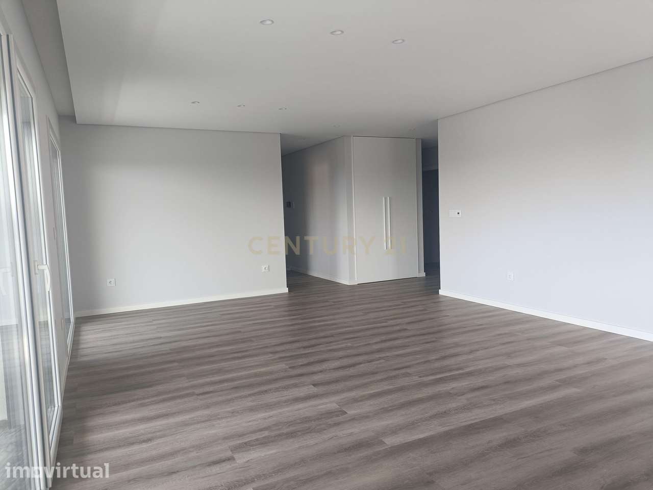 Excepcional apartamento T3 novo,  junto ao Belas Clube de Campo - Grande imagem: 5/23