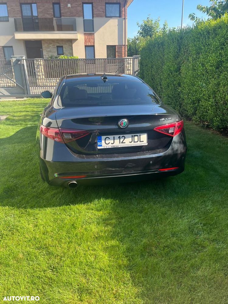 Alfa Romeo Giulia 2.0 Turbo RWD AT8 - 3