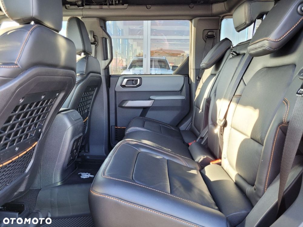 Ford Bronco - 18