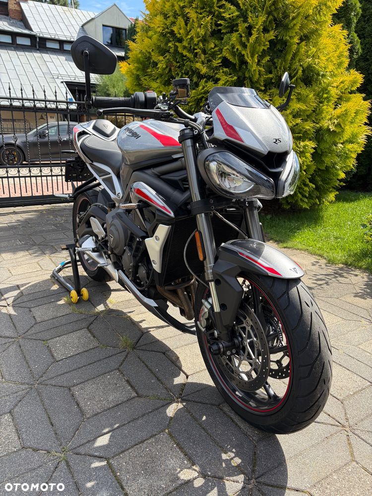 Triumph Street Triple - 8