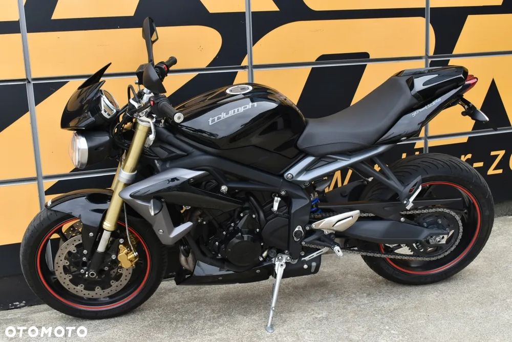 Triumph Street Triple - 8