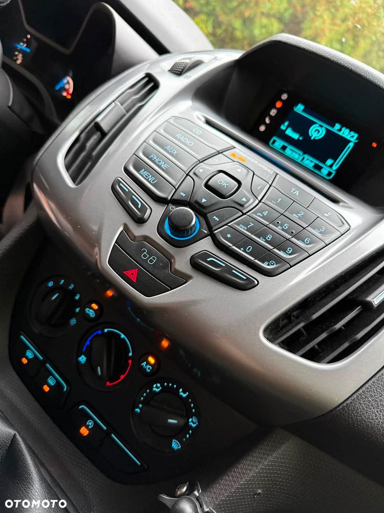 Ford Transit Connect - 9