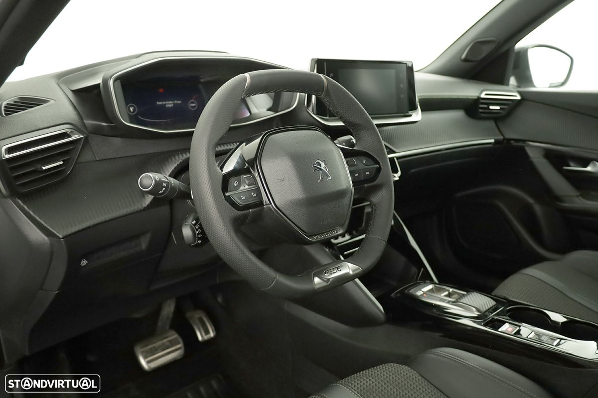 Peugeot 2008 1.2 PureTech GT EAT8 - 6