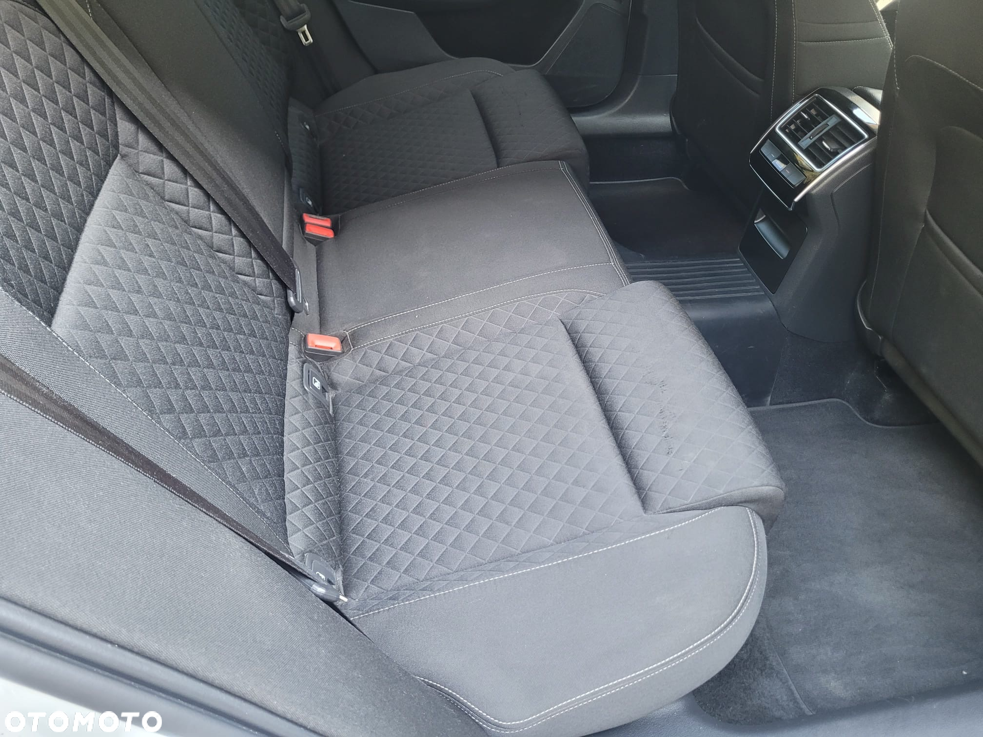 Skoda Superb 2.0 TDI DSG Premium Edition - 26