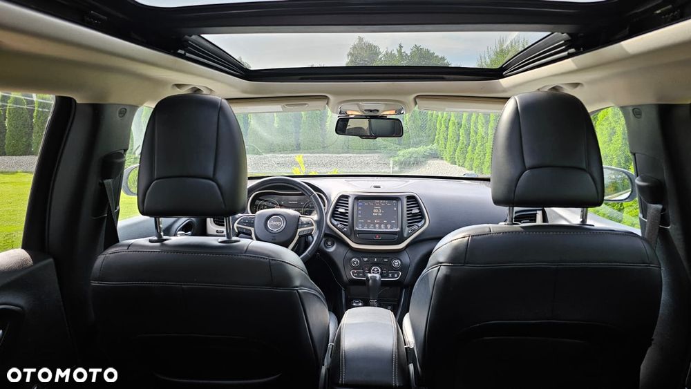 Jeep Cherokee - 9