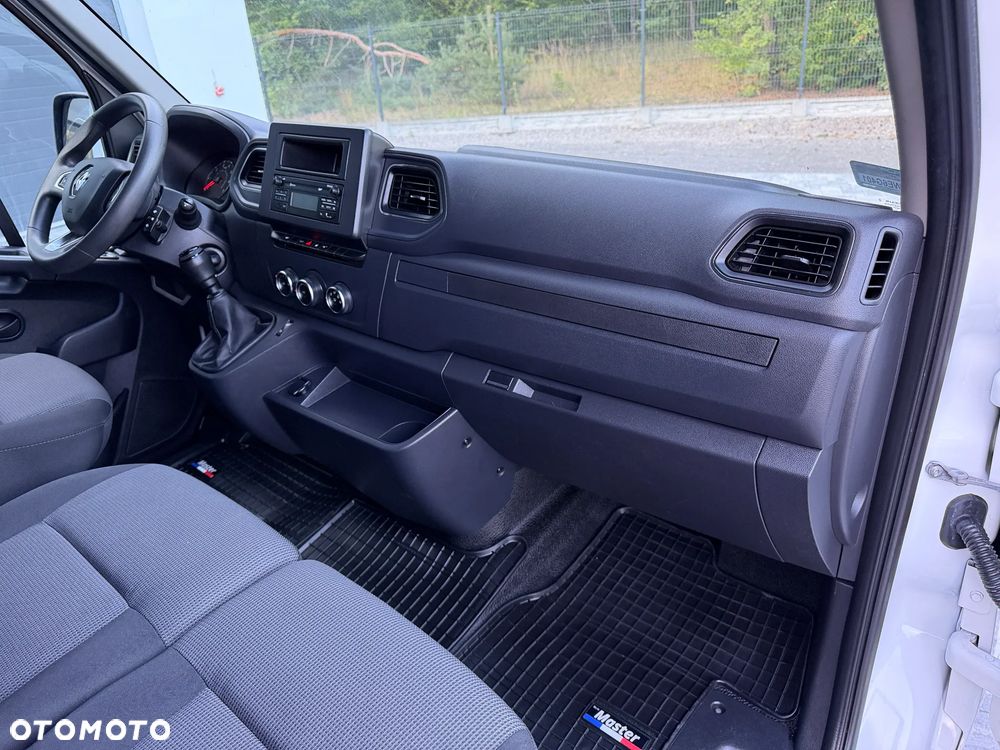 Renault Master L3H2 Furgon Salon PL / Zadbany od 1właściciela / Bogate wyposażenie / Serwisowany / FV23% - 34