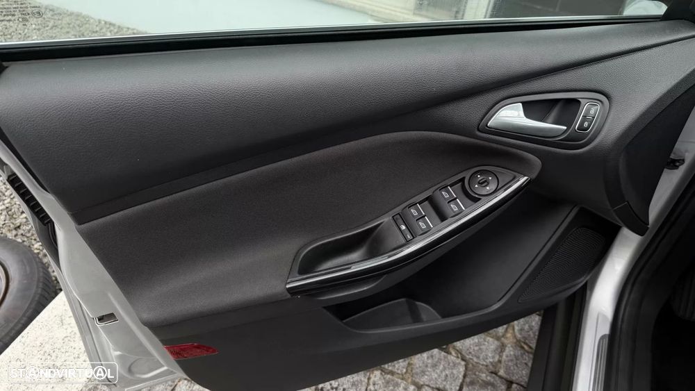 Ford Focus SW 1.0 EcoBoost Titanium - 14