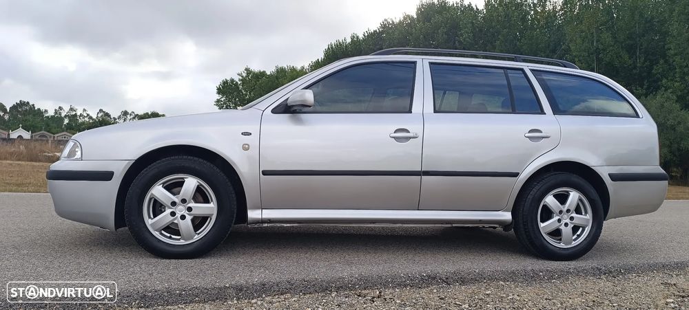Skoda Octavia Break 1.6 Ambiente - 14