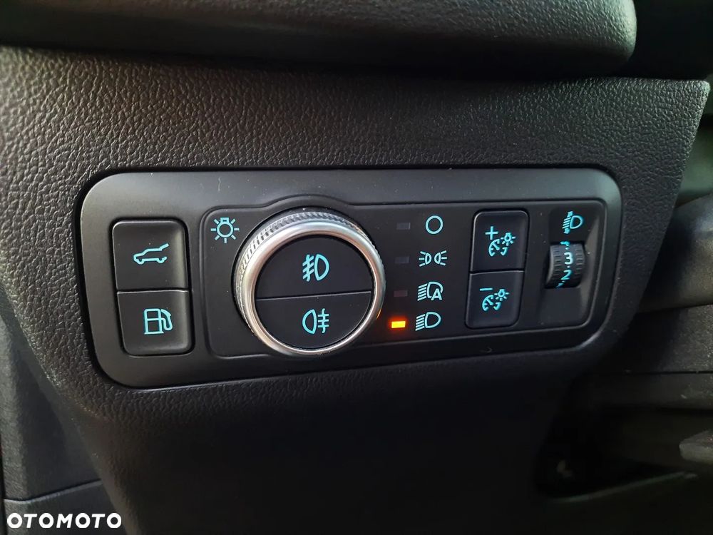 Ford Kuga 2.5 Duratec PHEV ST-LINE - 29