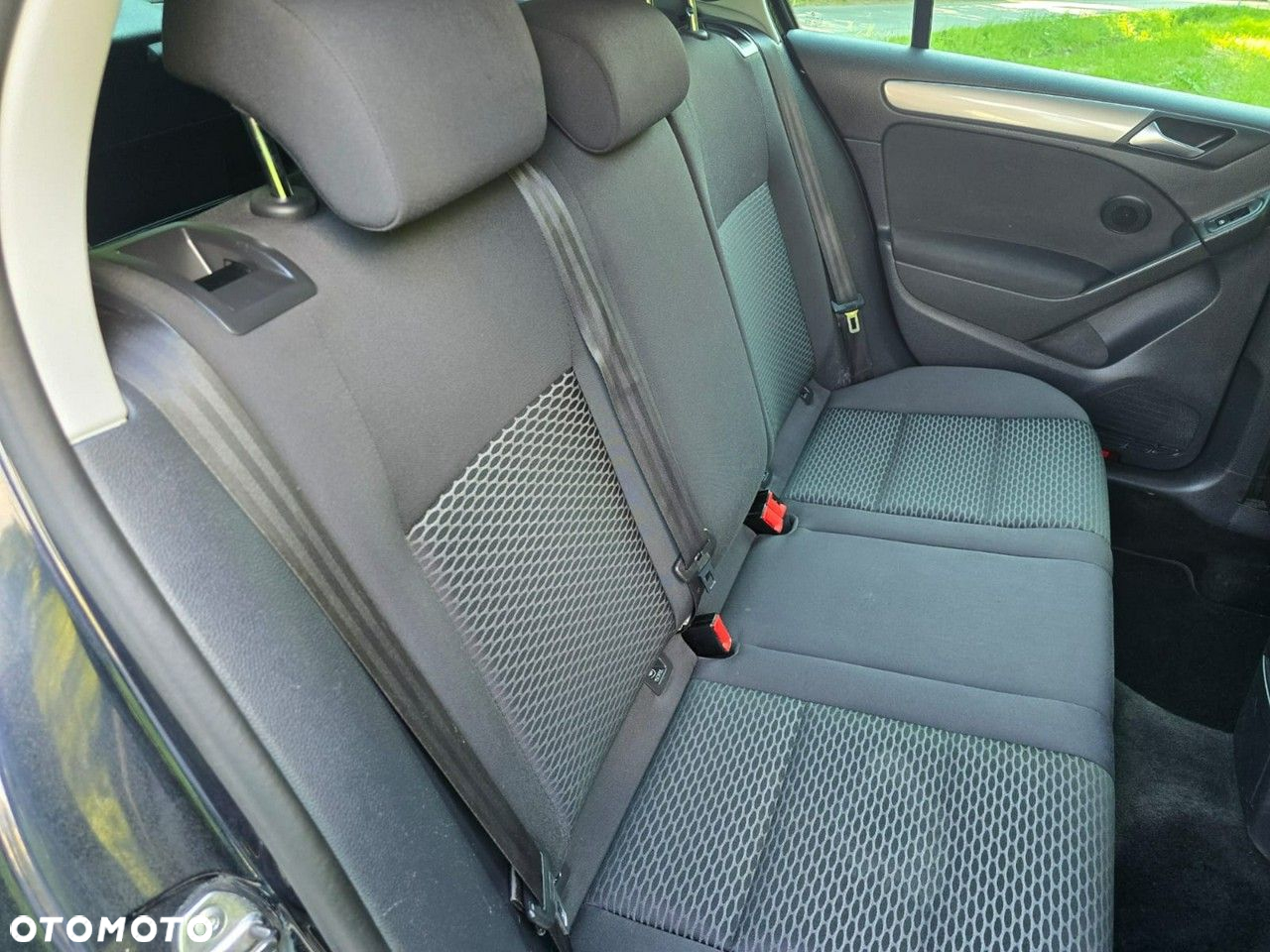 Volkswagen Golf - 25