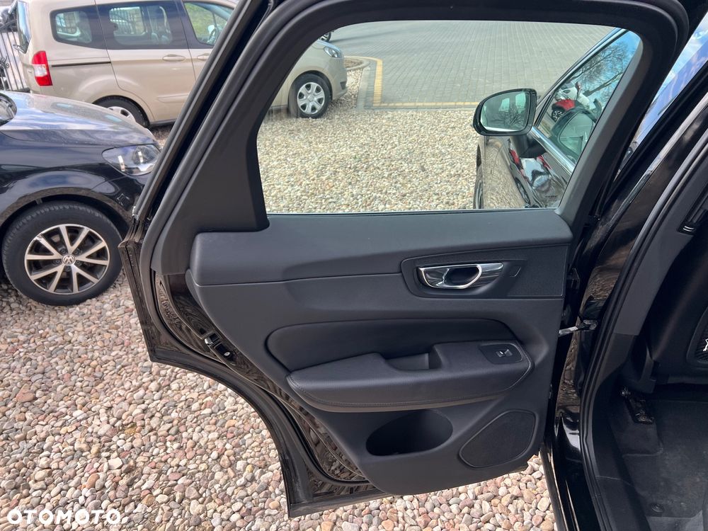 Volvo XC 60 D3 Drive-E R-Design Momentum - 18