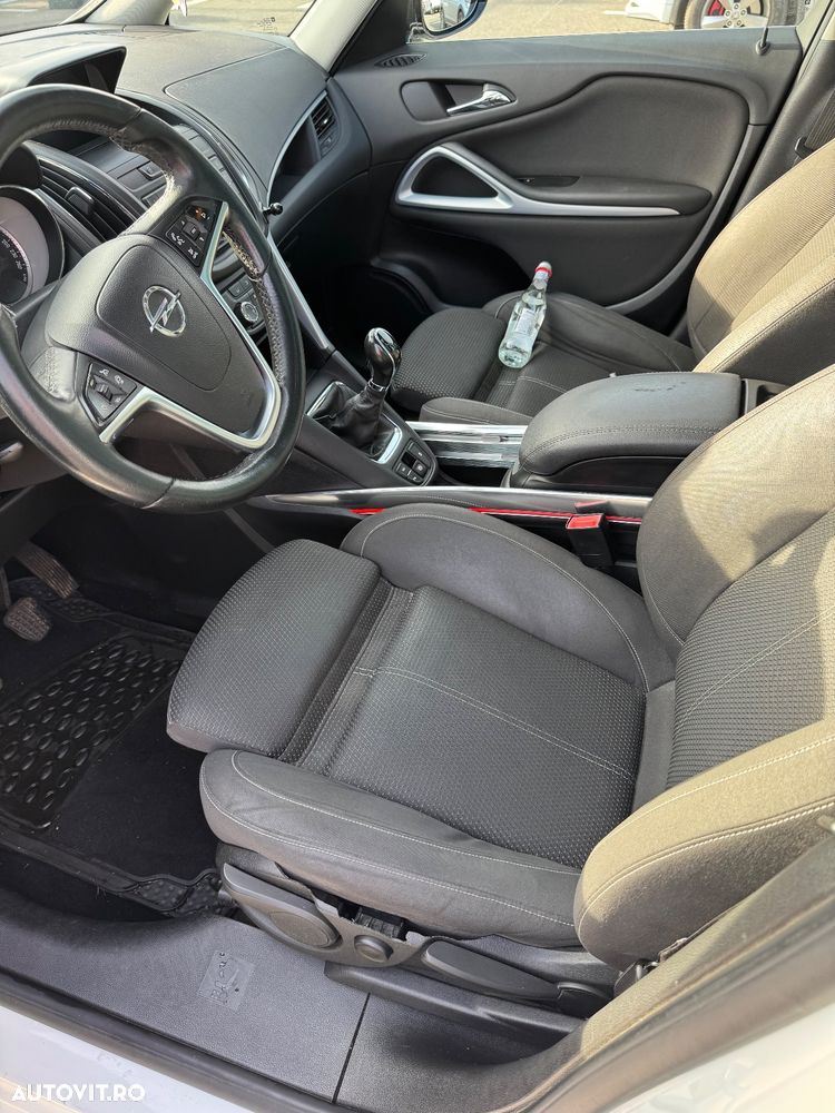 Opel Zafira - 10