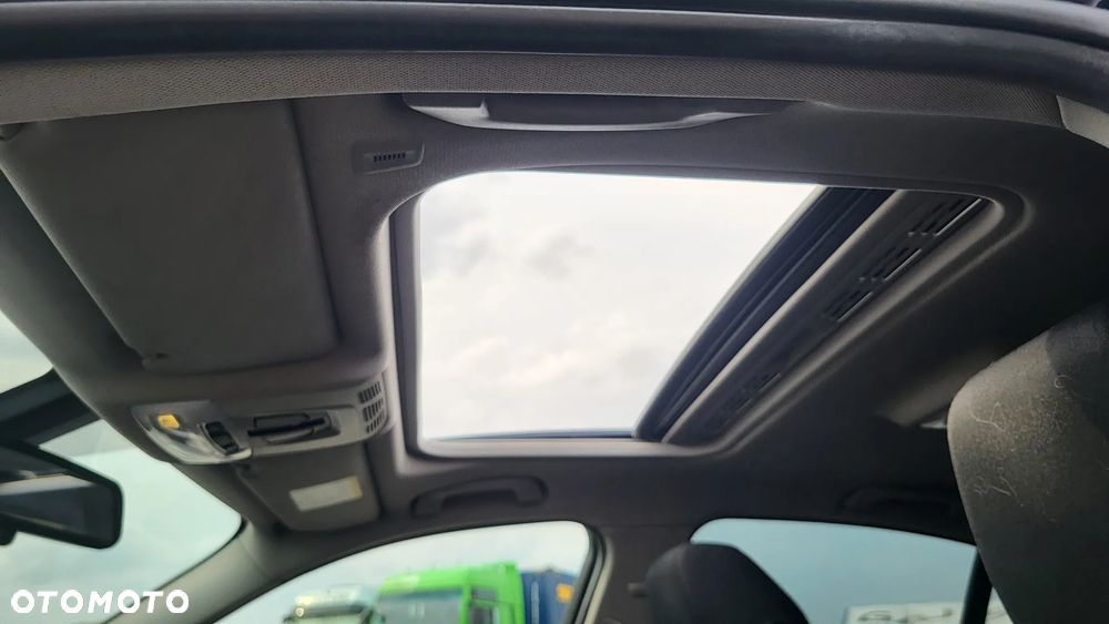 BMW Seria 3 328i Luxury Line - 10