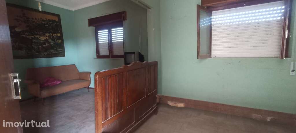 Moradia M5 com lugar de garagem em zona de Soure - Grande imagem: 4/6