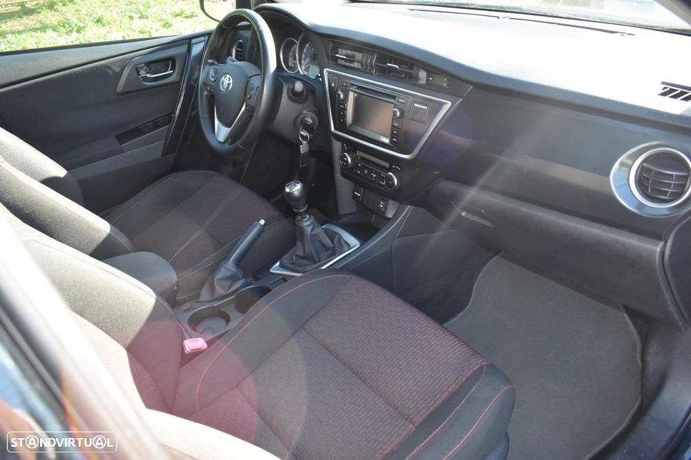 Toyota Auris 1.4 D-4D Comfort - 13