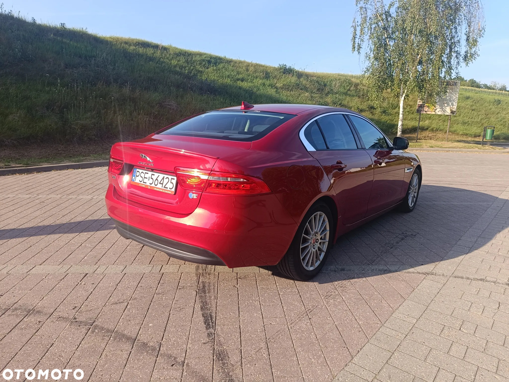 Jaguar XE 2.0 D Pure - 5