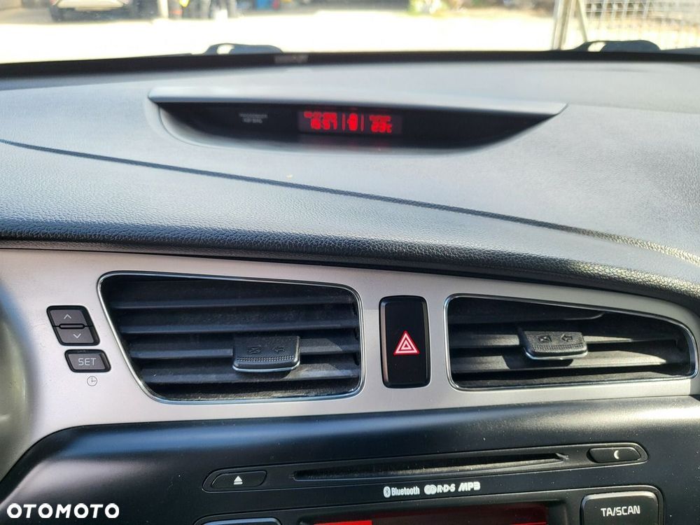 Kia Ceed - 28