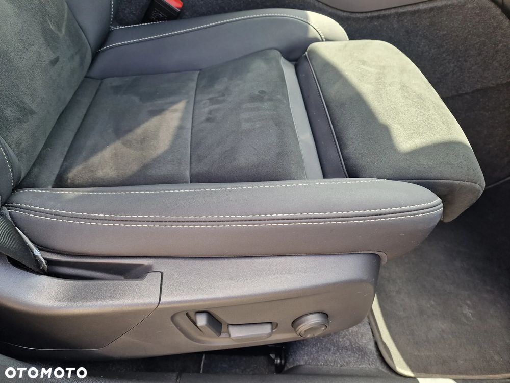 Volvo XC 40 B3 Core - 28