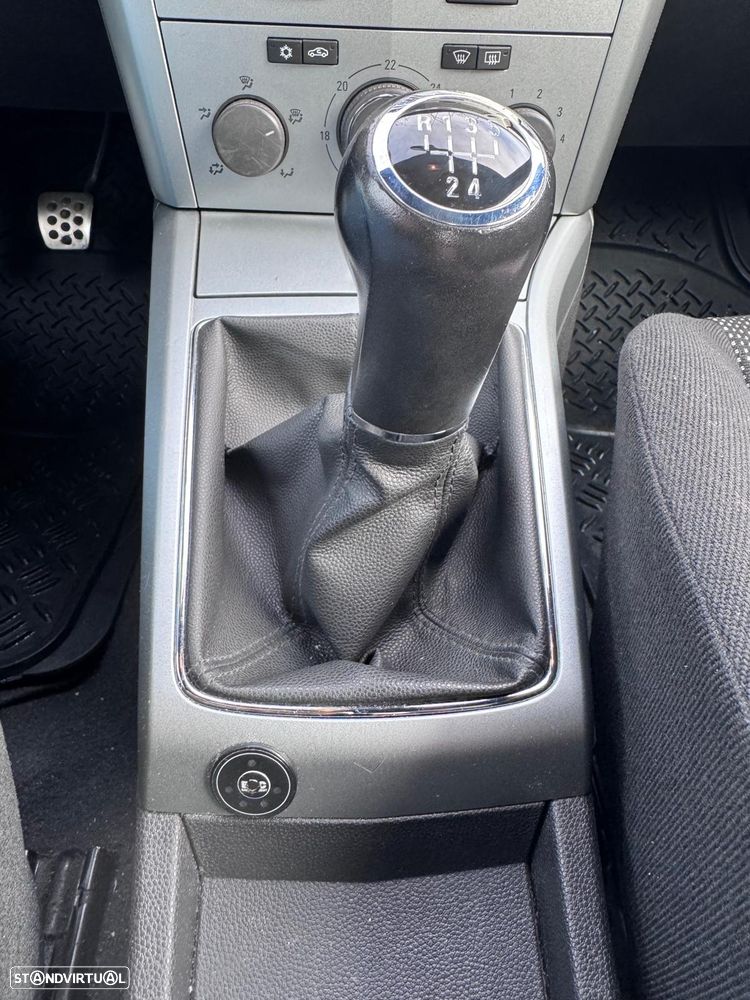 Opel Astra GTC 1.4 - 6