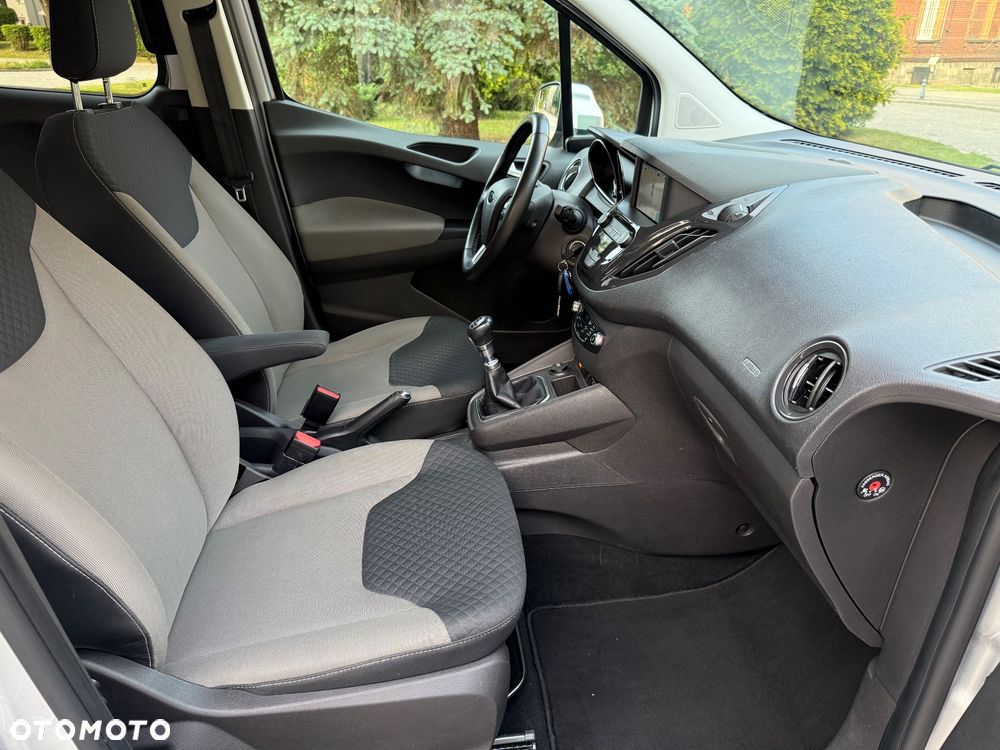 Ford Tourneo Courier 1.5 TDCi S&S Titanium - 24