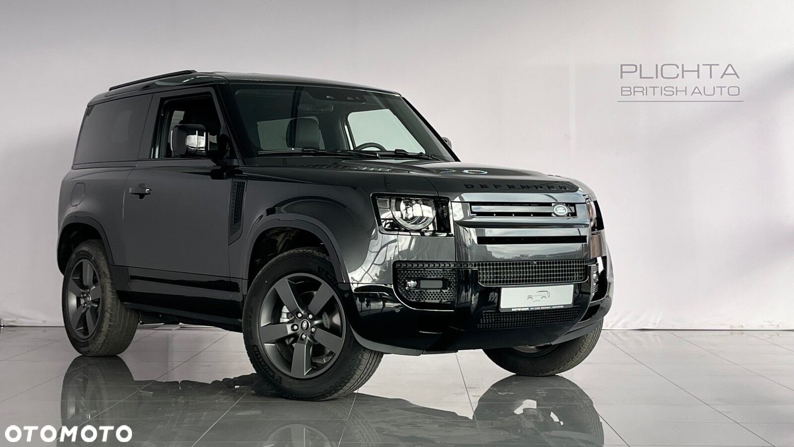 Land Rover Defender - 1