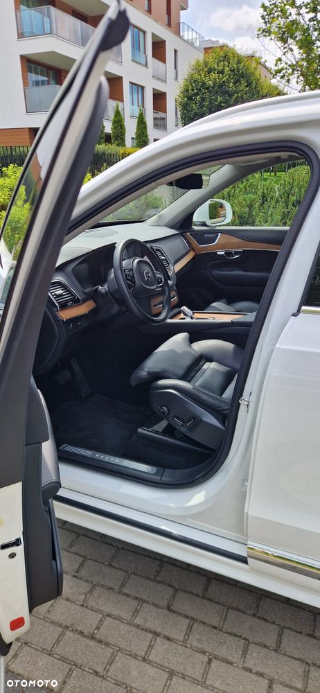 Volvo XC 90 - 9