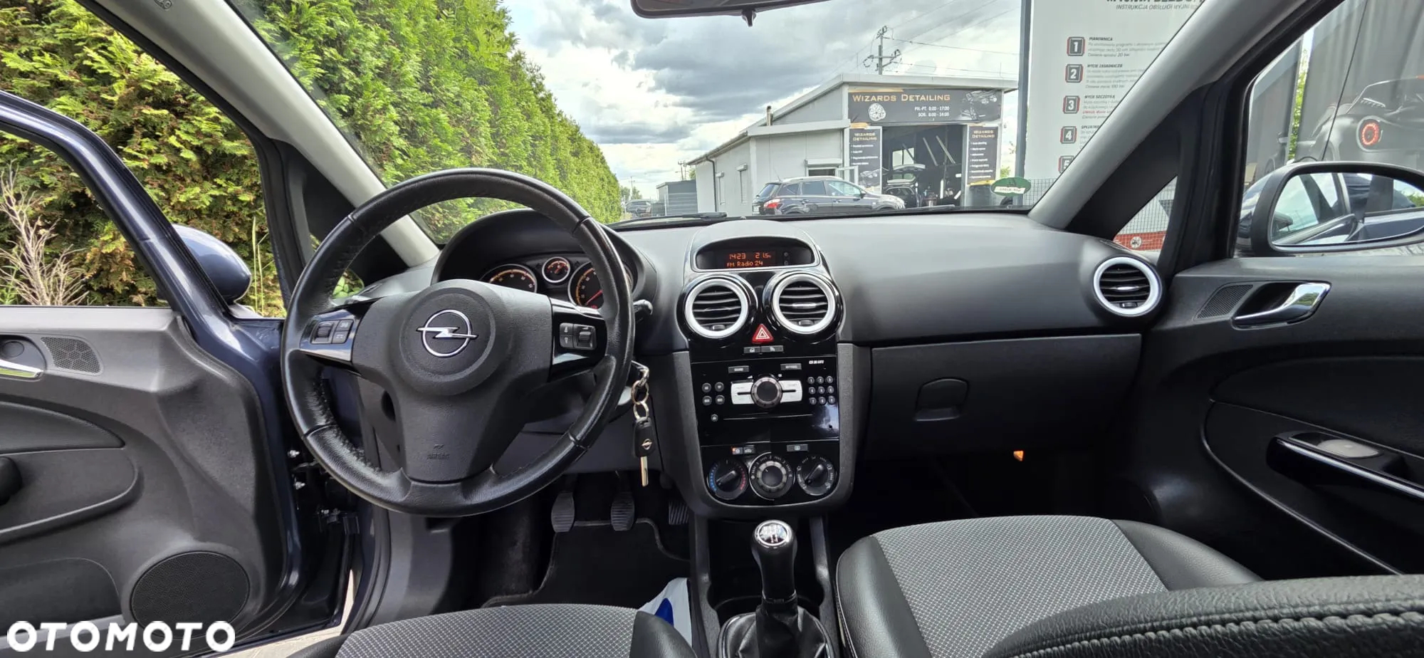 Opel Corsa 1.4 16V Cosmo - 35