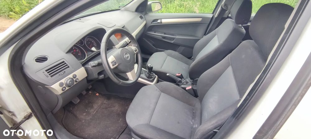 Opel Astra 1.9 CDTI DPF - 9