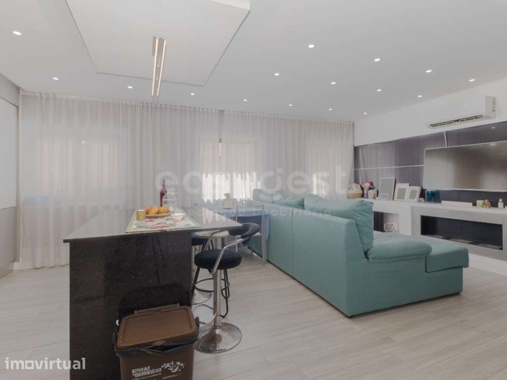 Apartamento T2 - Totalmente Remodelado com 85 m² - Excelente acabam... - Grande imagem: 4/16