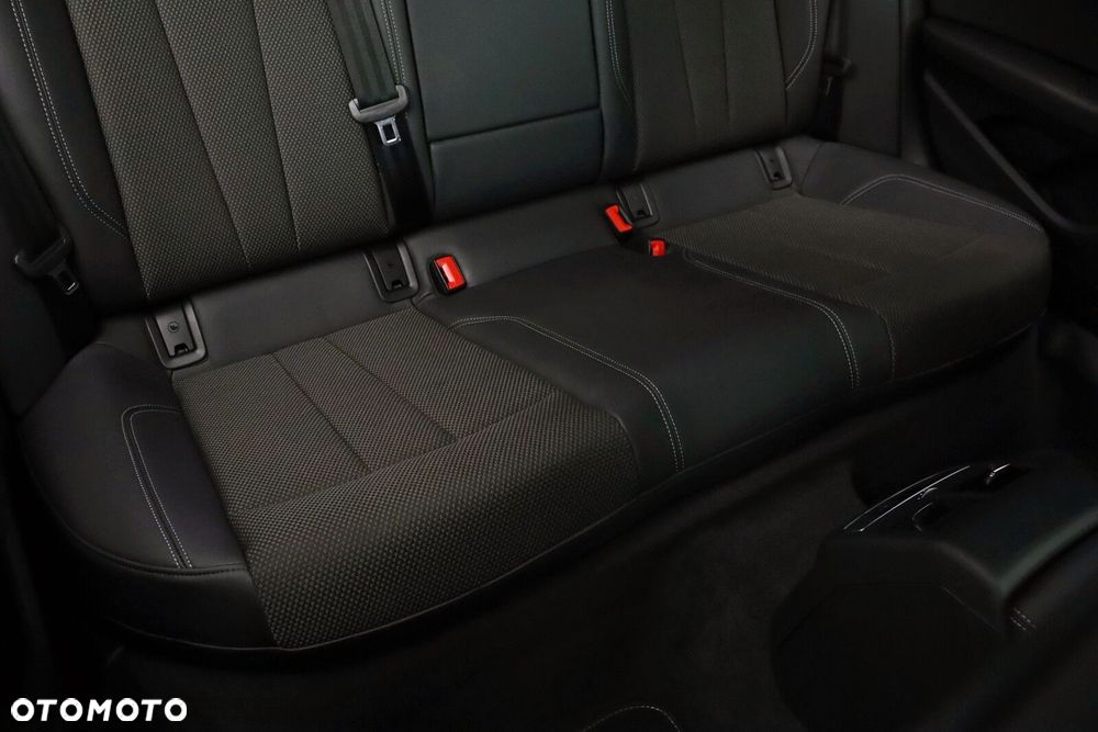 Audi A4 Limousine - 14