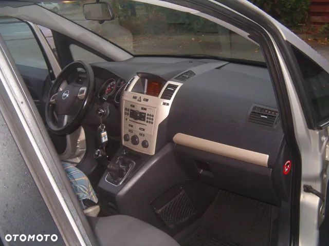 Opel Zafira - 22