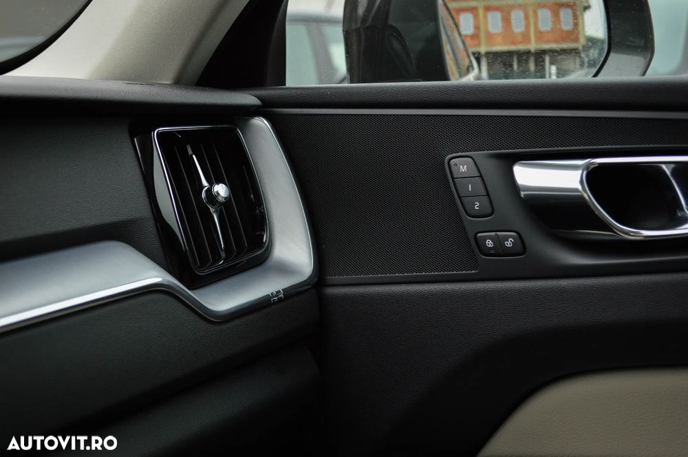 Volvo XC 60 T8 Twin Engine AWD Geartronic Inscription - 30