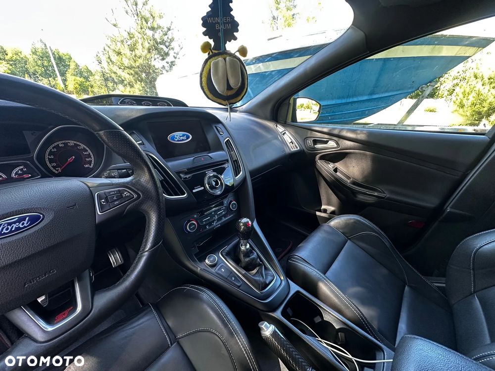 Ford Focus 2.0 EcoBoost ST-2 - 11