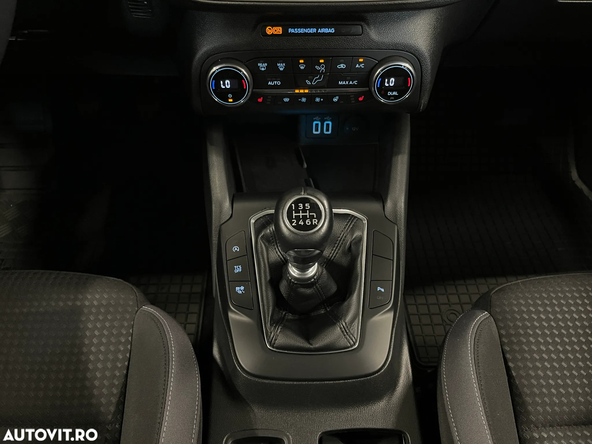 Ford Focus 1.0 EcoBoost MHEV Connected - 29
