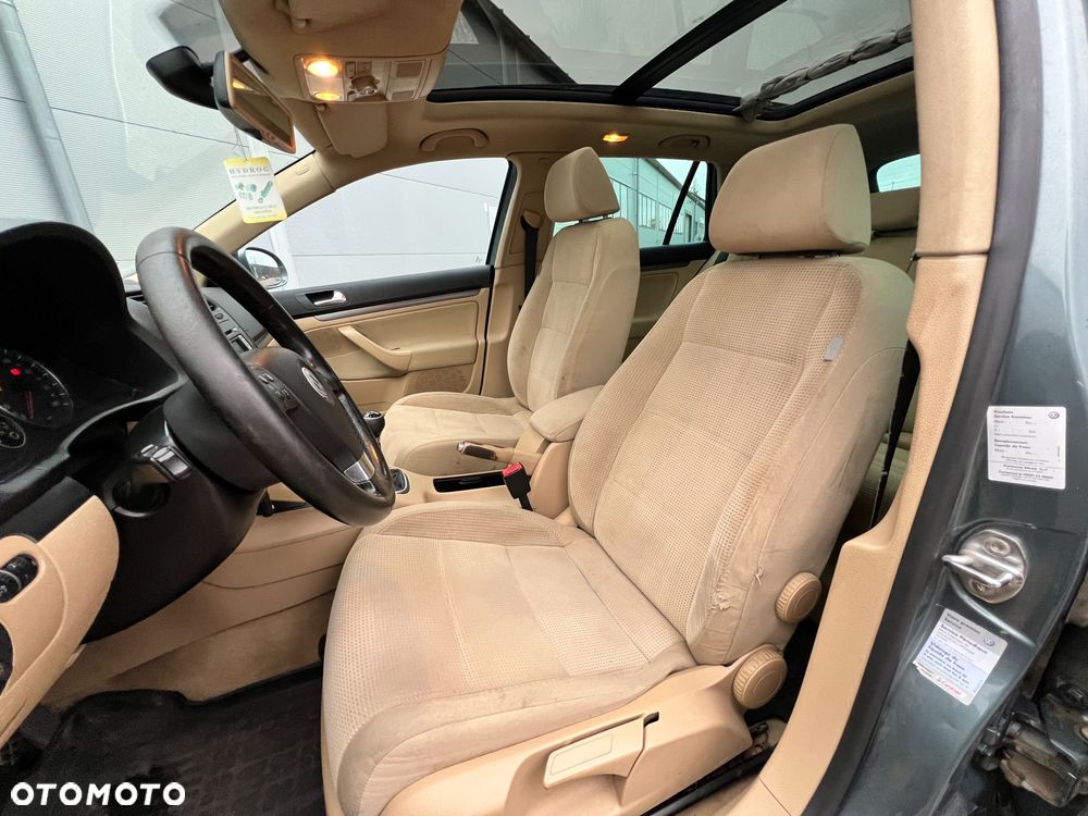 Volkswagen Golf - 6