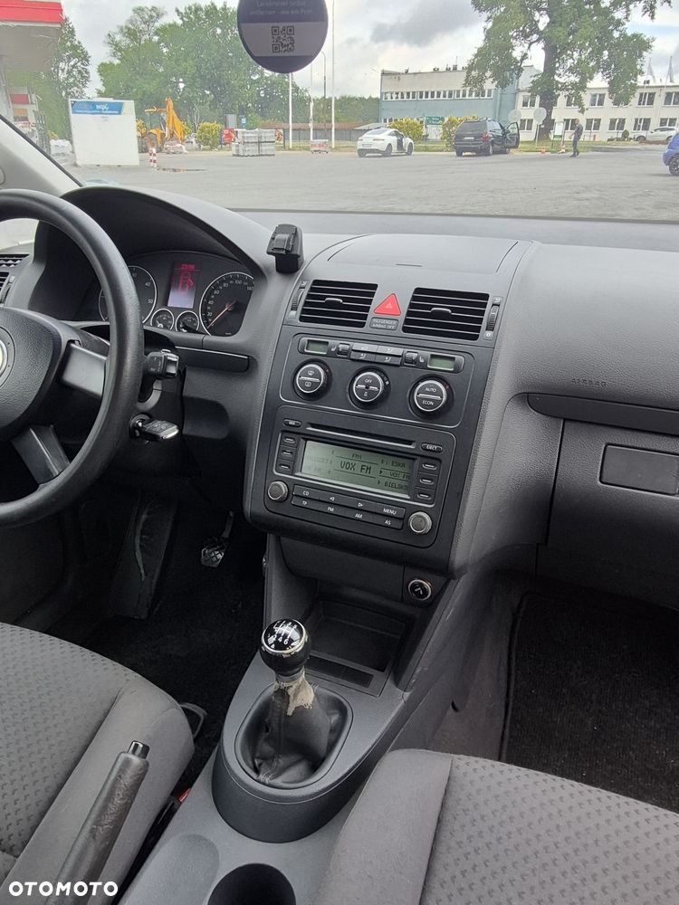 Volkswagen Touran - 8