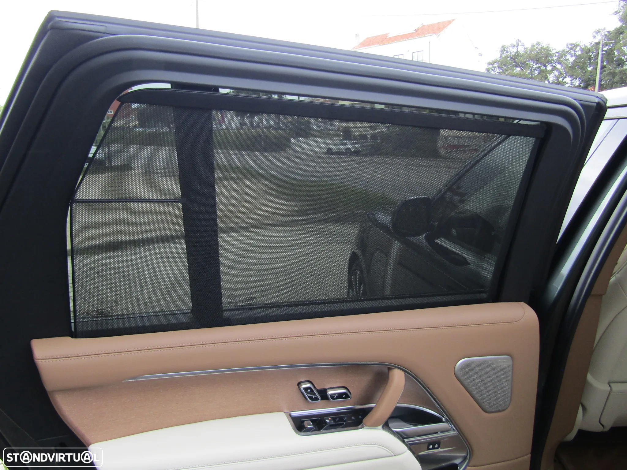 Land Rover Range Rover 4.4 P530 SV - 33