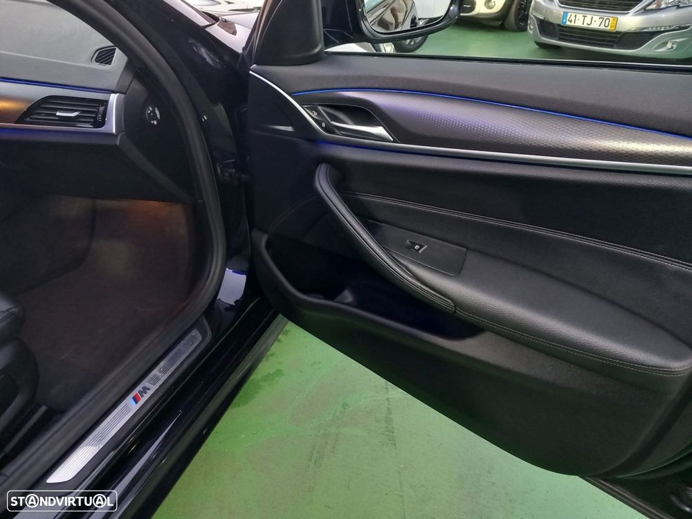 BMW 520 d Pack Desportivo M Auto - 9