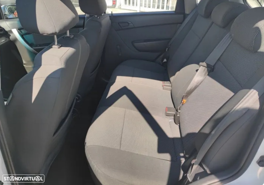 Chevrolet Aveo 1.2 LS - 8